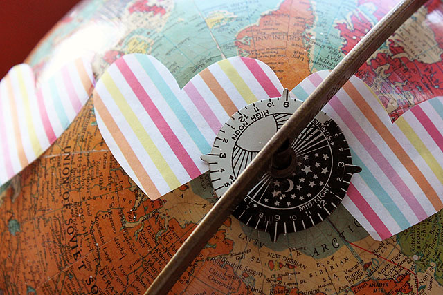globe striped heart close