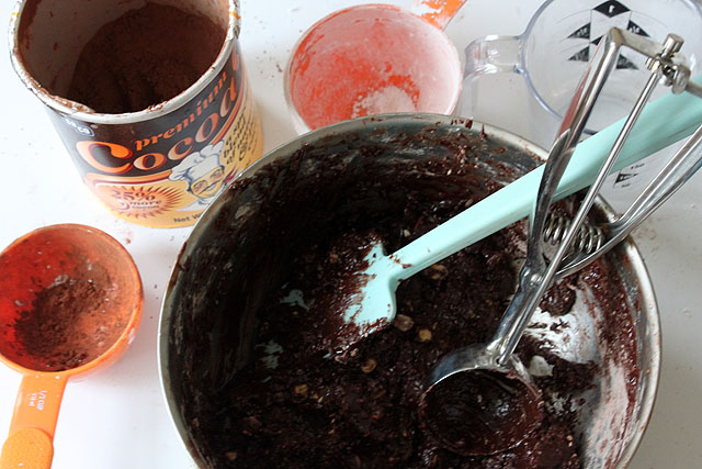 3 flourless chocolate cookie batter