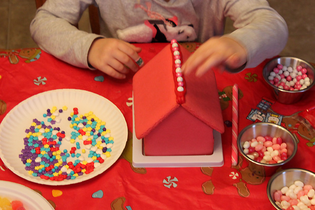 2.5 decorating the roof pink and white