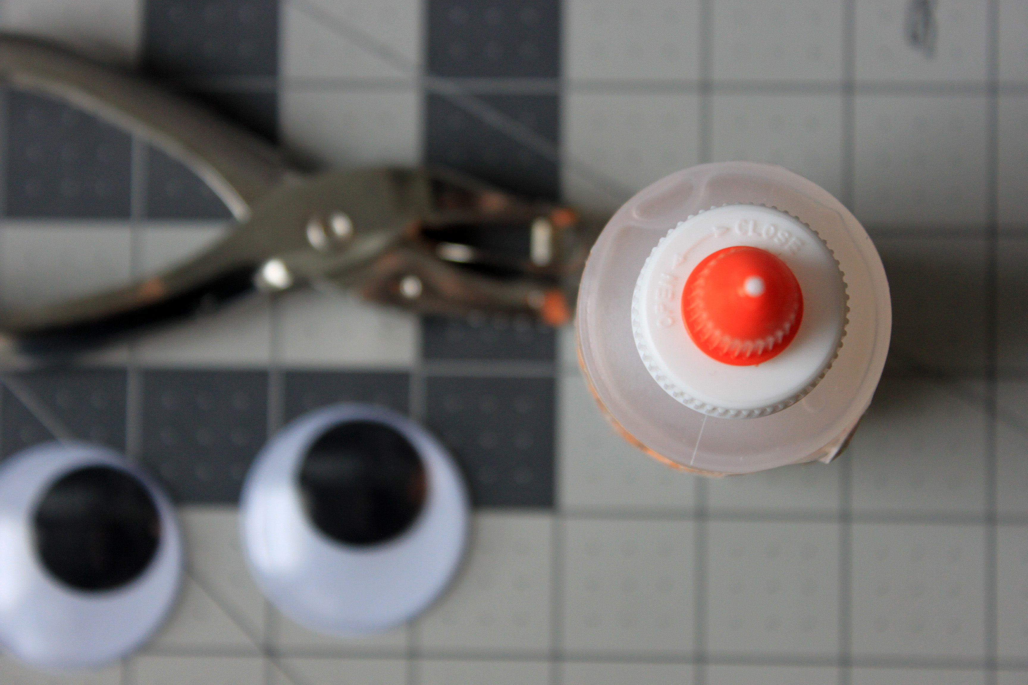 Google Eyes Hole Punch Craft Glue